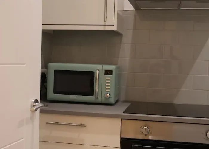 Elegant 3br At Haymarket Edinburgh