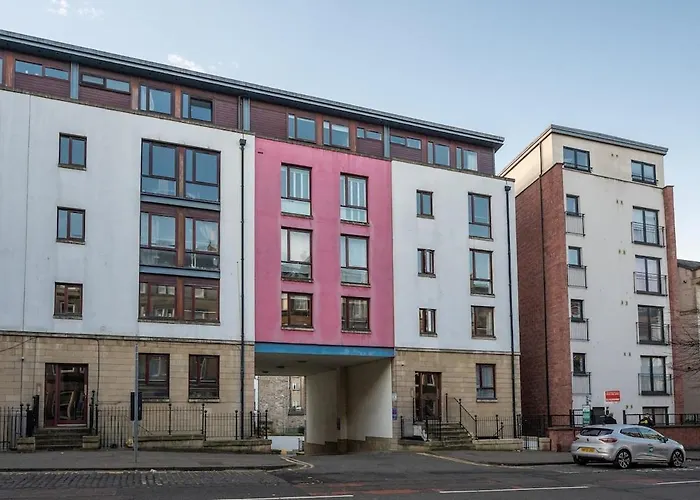 Luxury Flat With Ensuite דירה *