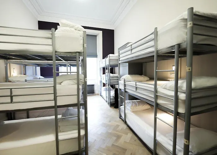 Revolver Hostel *