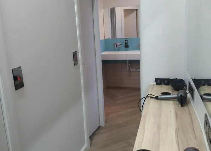 Hostel Revolver Edinburgh