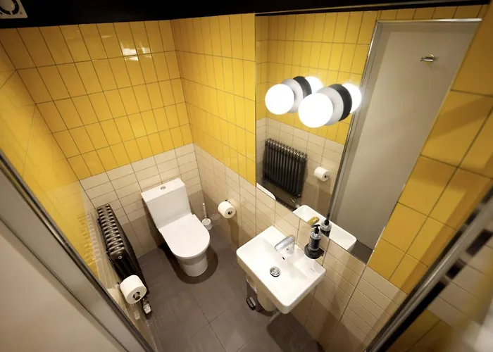 Revolver * Edinburgh