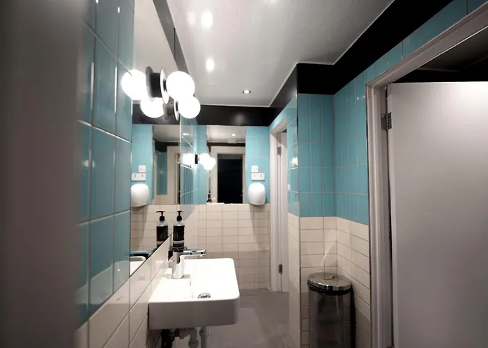 Revolver * Edinburgh