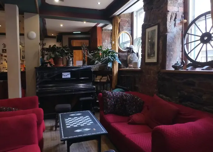 High Street - Over 18s Only, Backpackers Atmosphere (adults Only) Hostel *