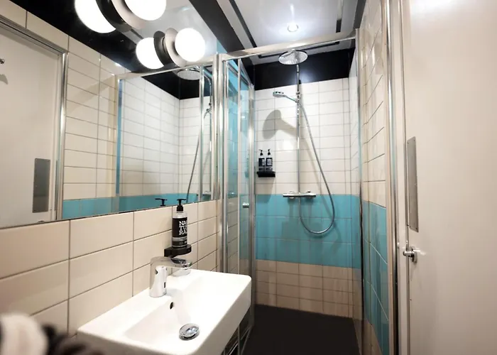 Hostel West End