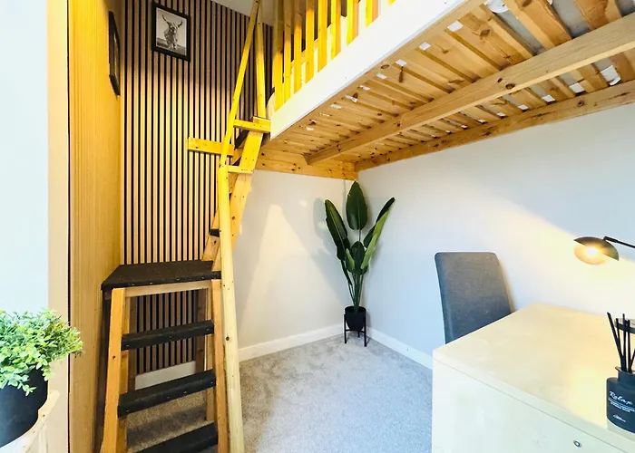 Centre Escape With Private Garden شقة إدنبرة