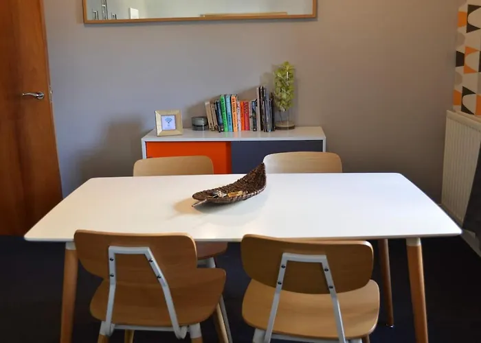 Lägenhet Large 2 Bed Flat, 2 Bath, Free Parking & Lift