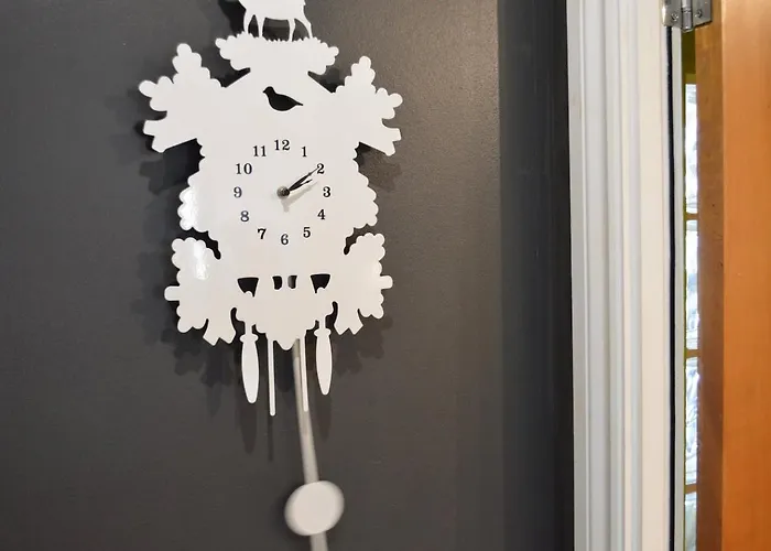 Large 2 Bed Flat, 2 Bath, Free Parking & Lift Διαμέρισμα *