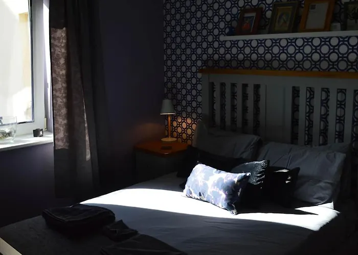 Διαμέρισμα Large 2 Bed Flat, 2 Bath, Free Parking & Lift *