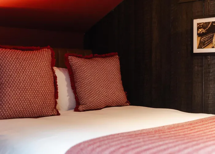 Ostello Code - The Court, *