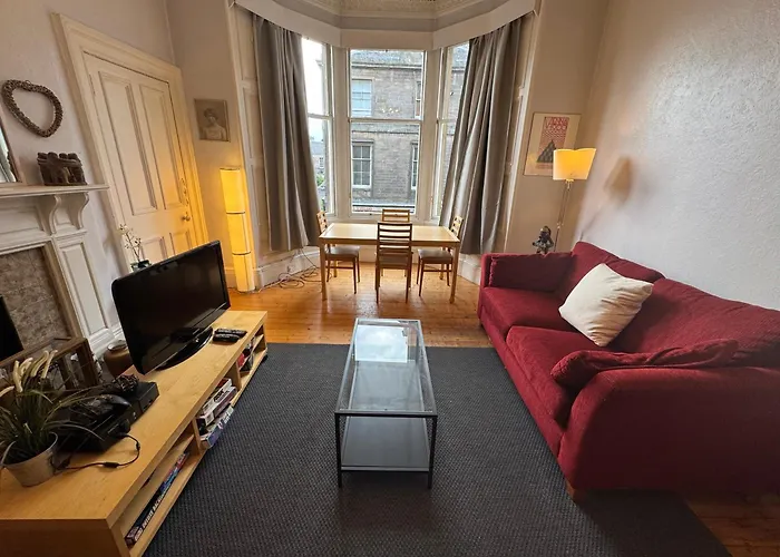 Classic Flat In The Heart Of Morningside شقة إدنبرة