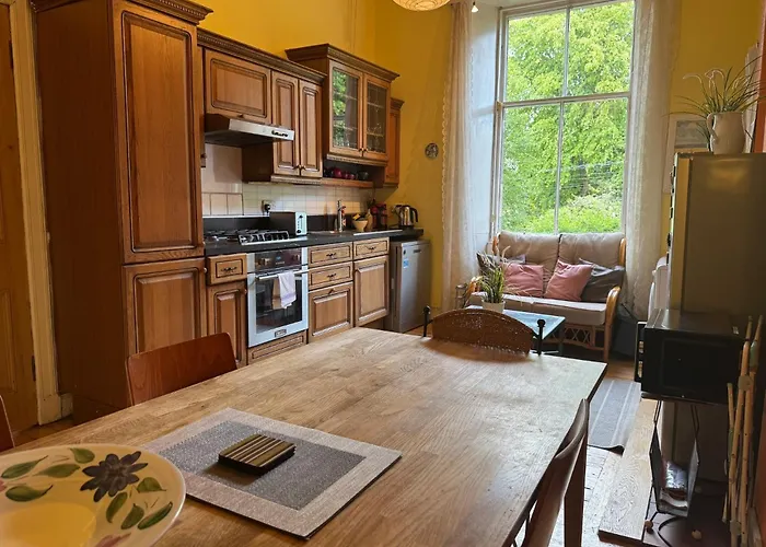 Classic Flat In The Heart Of Morningside شقة إدنبرة