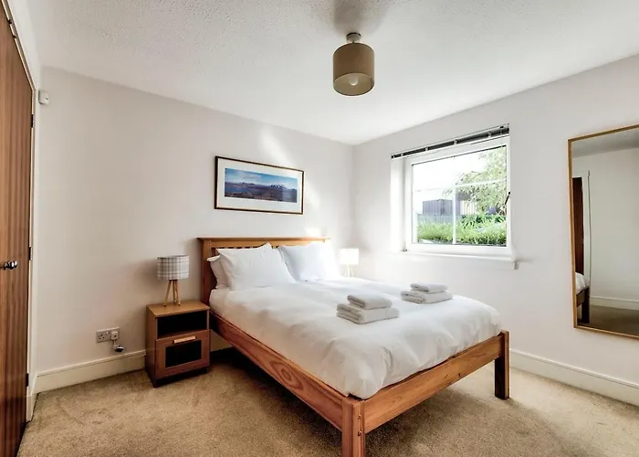 Bright & Modern Flat דירה אדינבורו