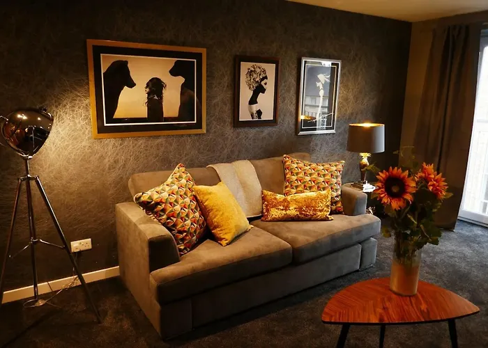 Modern Chic Apartment, Lift Access & Free Parking 아파트 에든버러