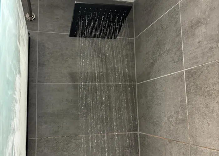 Heavenly Pad Retreat 300m To With Fast Links To Centre