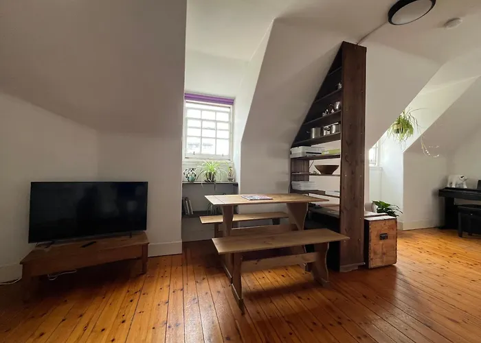 Light & Stylish Loft In Heart Of The Old Town *