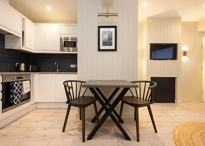 Appartement Argyl - Old Town Mews With Parking *