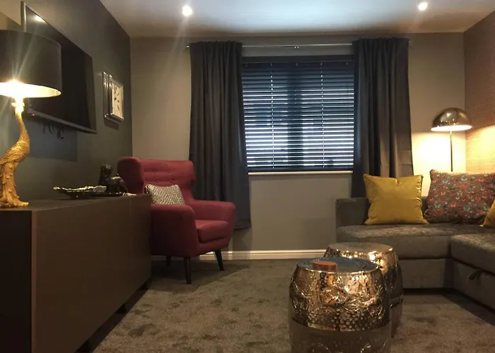 Luxury Boutique Flat, Sleeps 4 Wfree Parking شقة