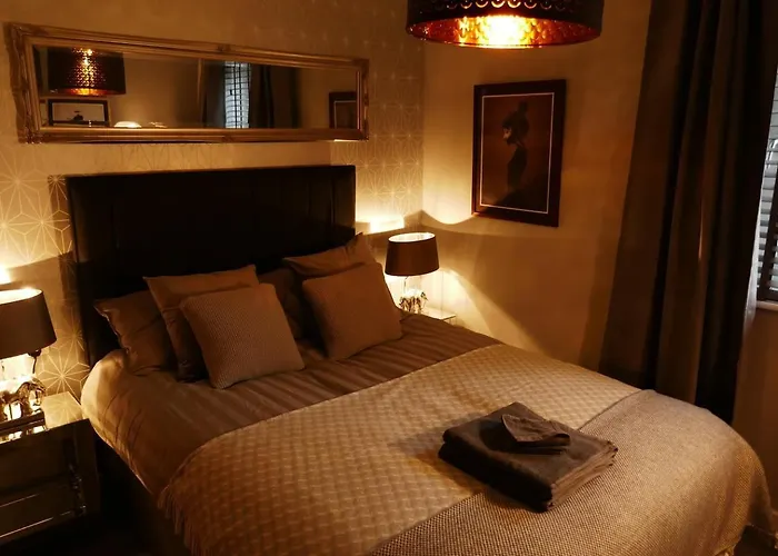 Modern Chic Apartment, Lift Access & Free Parking アパート エディンバラ