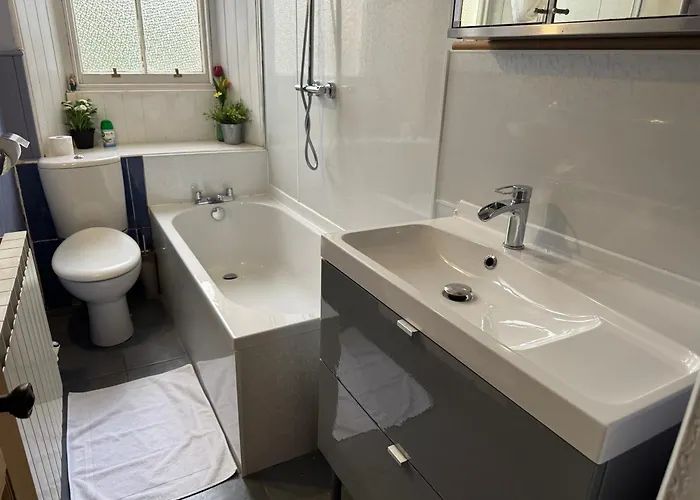 Classic Flat In The Heart Of Morningside