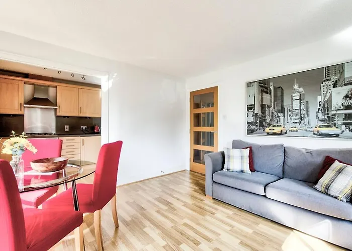 Bright & Modern Flat * Edinburgh
