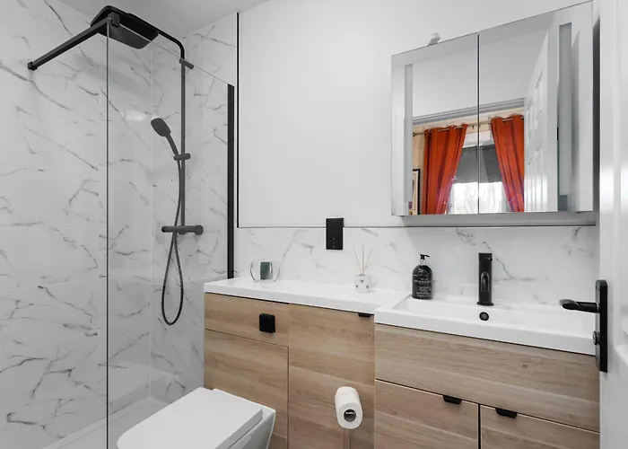 Spacious And Apartment *