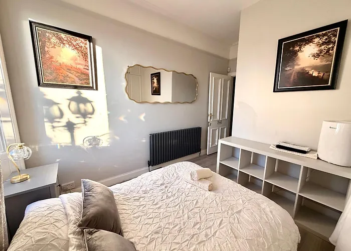 Immanuel House - Modern Luxury Victorian 1872 - Free Parking & Superfast Fibre Optic Wifi * Edinburgh