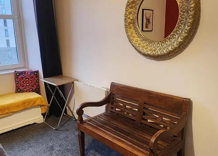 Stylish - Near Haymarket, Walk To Castle And Princes Street *