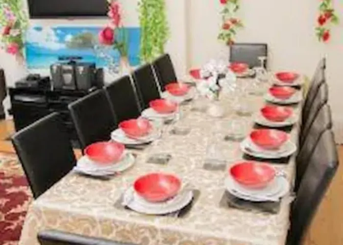 Lauriston Large דירה