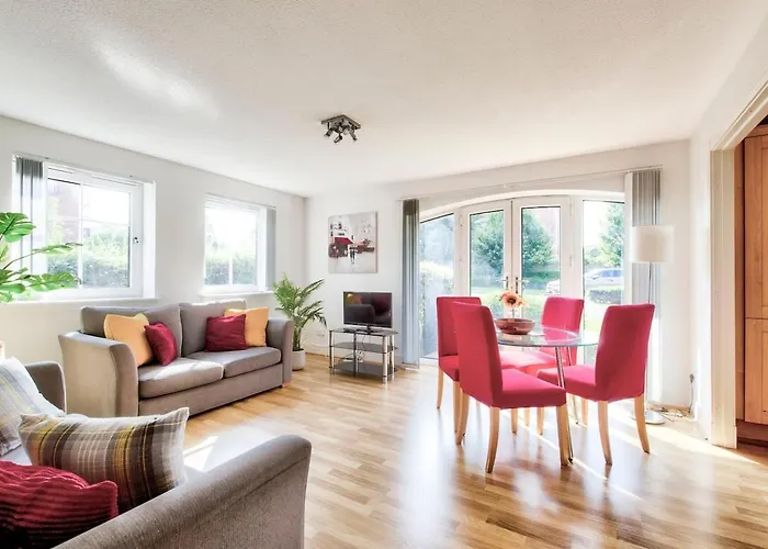 Bright & Modern Flat דירה *