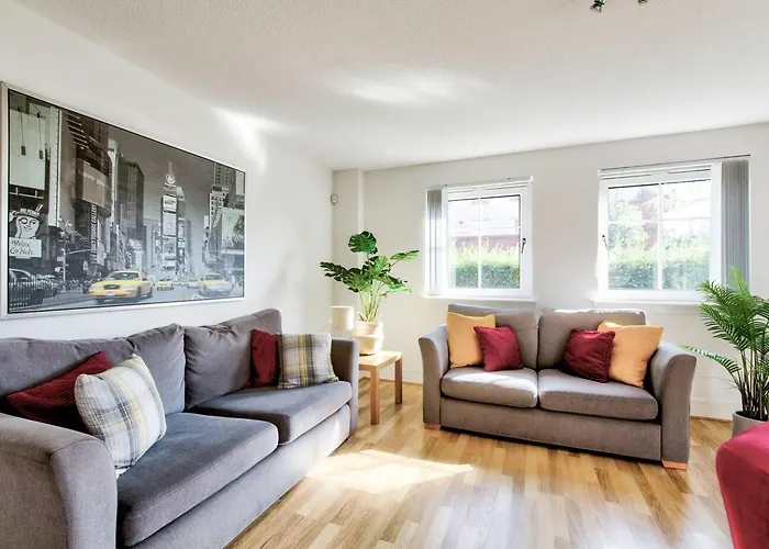 Bright & Modern Flat * Edinburgh