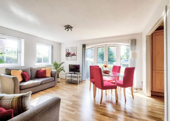 Bright & Modern Flat