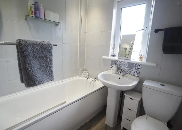 דירה Two Bd House With Private Parking *