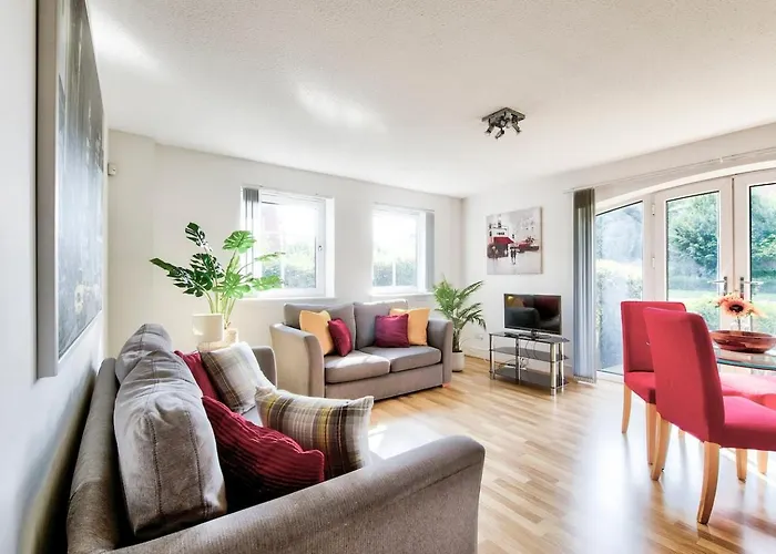 Bright & Modern Flat דירה