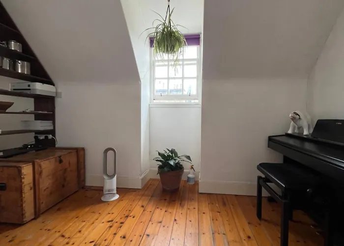 Light & Stylish Loft In Heart Of The Old Town * Edinburgh