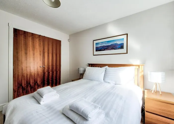 Bright & Modern Flat *