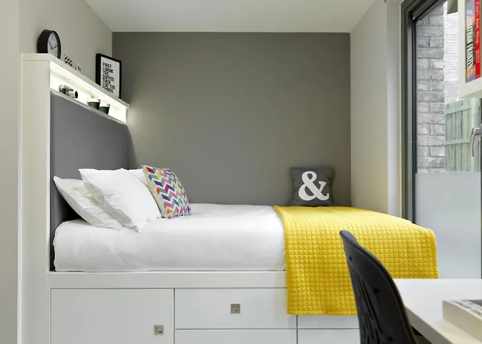 For Students Only At Sc شقة