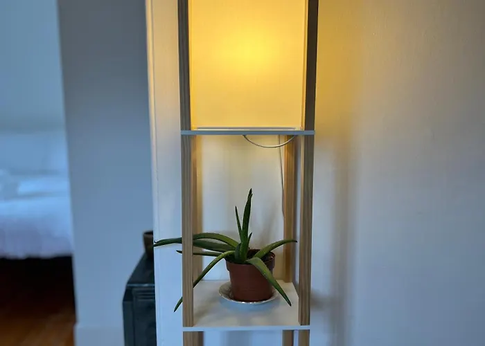 Light & Stylish Loft In Heart Of The Old Town 아파트