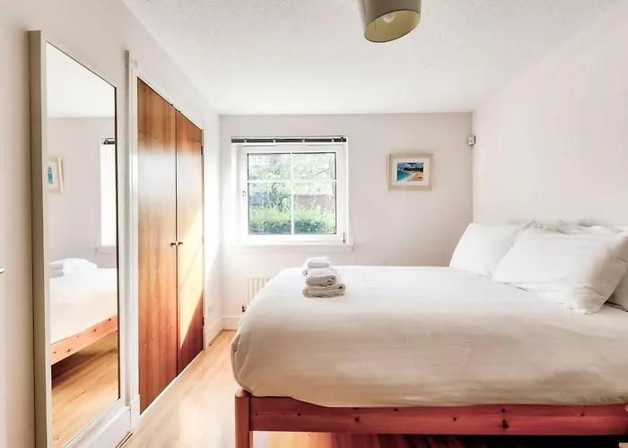 דירה Bright & Modern Flat *