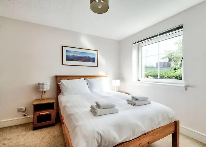 דירה Bright & Modern Flat *