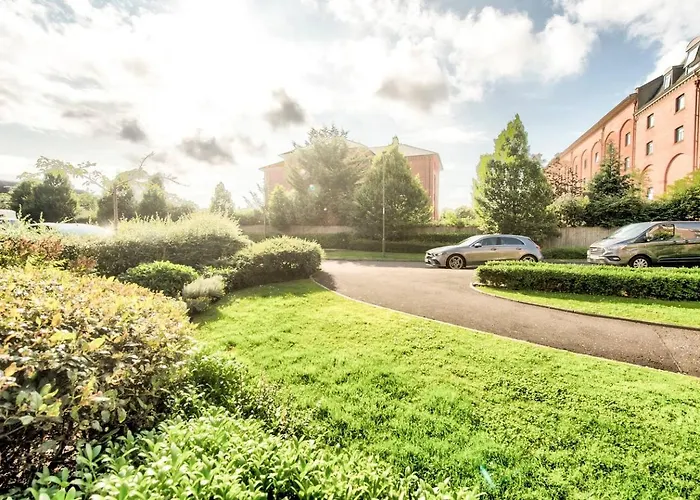 Bright & Modern Flat אדינבורו