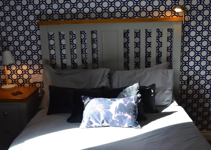 Large 2 Bed Flat, 2 Bath, Free Parking & Lift Lägenhet Edinburg