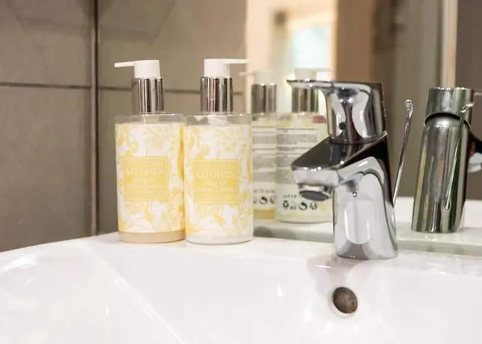 Bright & Modern Flat * Edinburgh