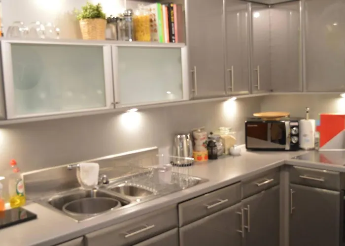 Διαμέρισμα Large 2 Bed Flat, 2 Bath, Free Parking & Lift