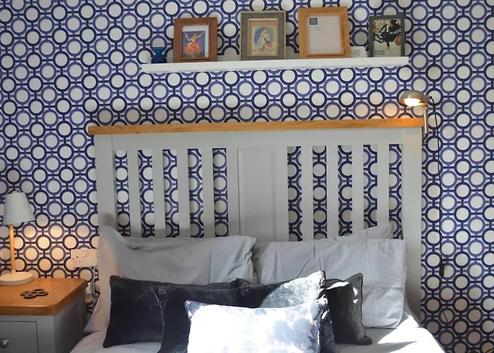 Large 2 Bed Flat, 2 Bath, Free Parking & Lift Εδιμβούργο