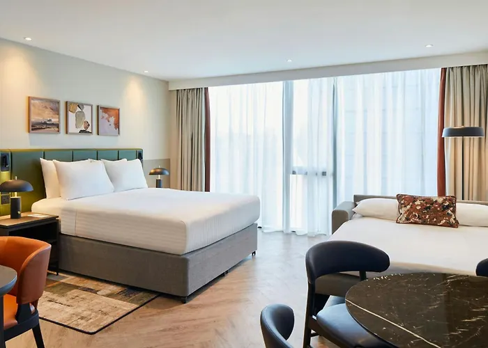 By Marriott 4* Эдинбург