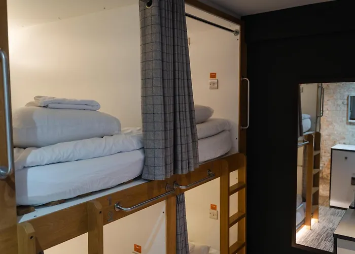 Code - The Loft, 호스텔