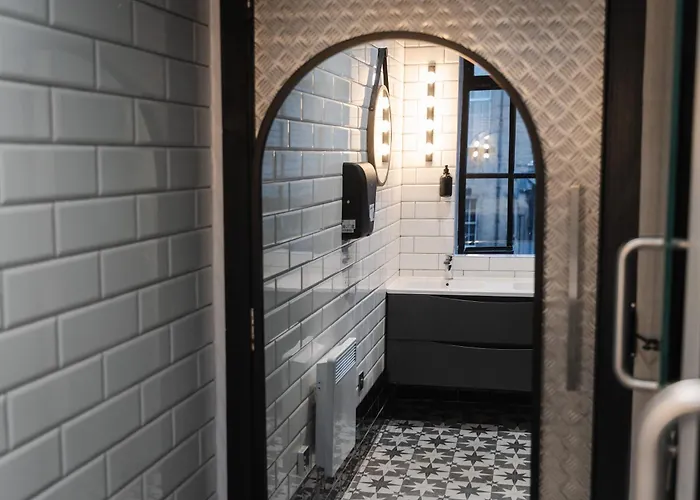 Code - The Loft, 호스텔