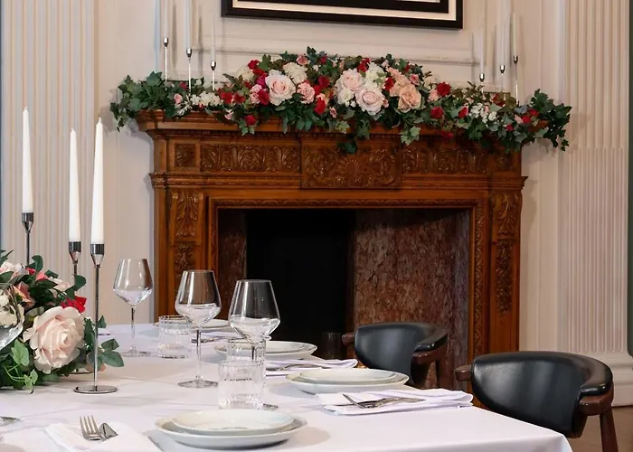 The Grand, A Luxury Collection Hotel, 公寓式酒店 5*