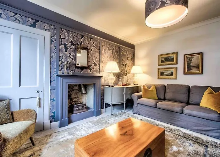 Hamilton Place - Beautiful And With Private Entrance Sleeps 4 Edinburg