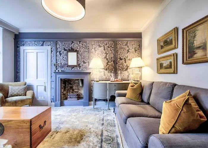 Lägenhet Hamilton Place - Beautiful And With Private Entrance Sleeps 4 Edinburg